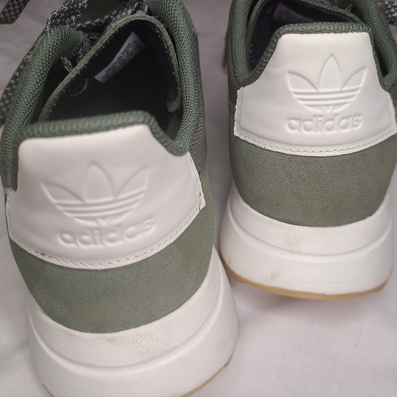 Adidas shoes - Picture 4 of 9